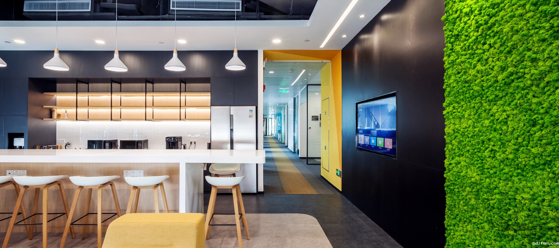 极度智慧办公室装修-茶水间-pc