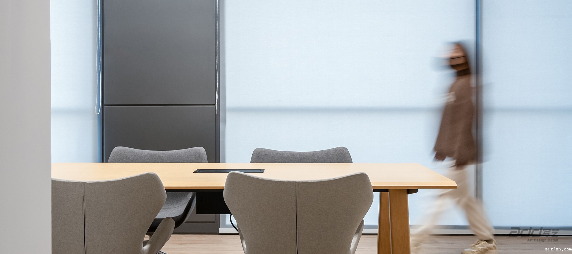 蔚来汽车办公楼装修-小会议室-pc