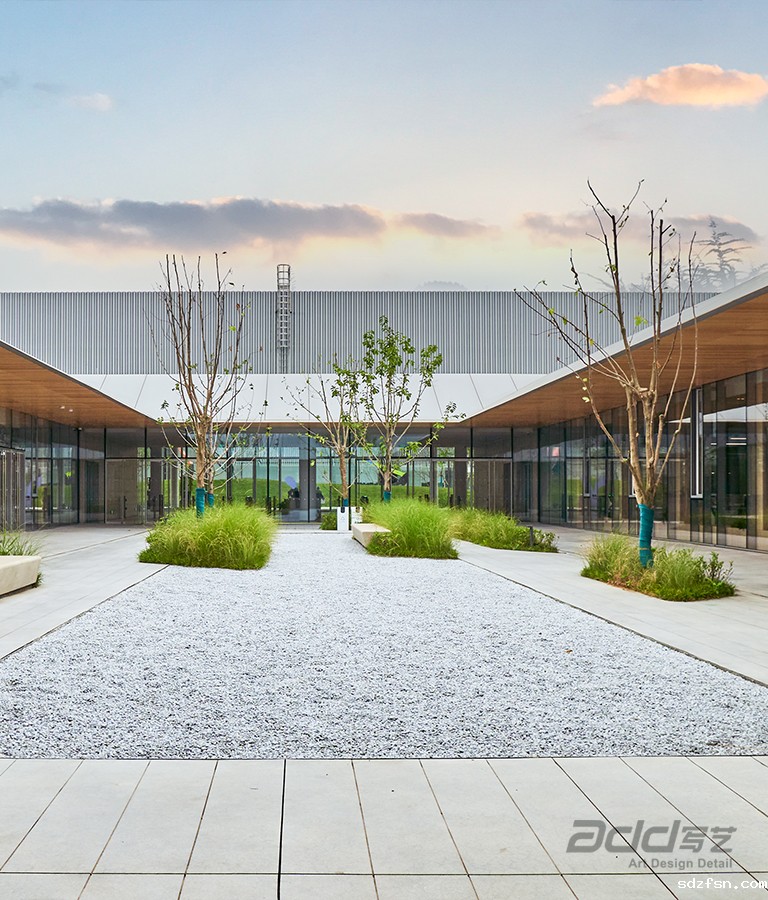蔚来汽车办公楼装修-pc-庭院