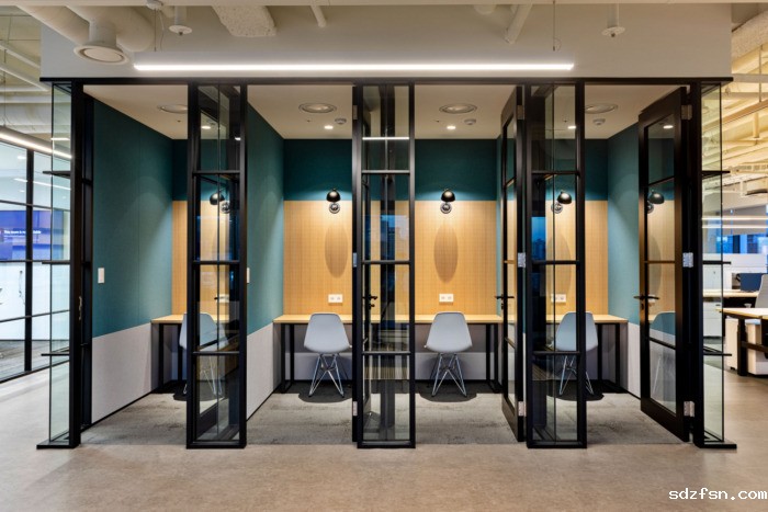 office-phone-booths-700x467.jpg