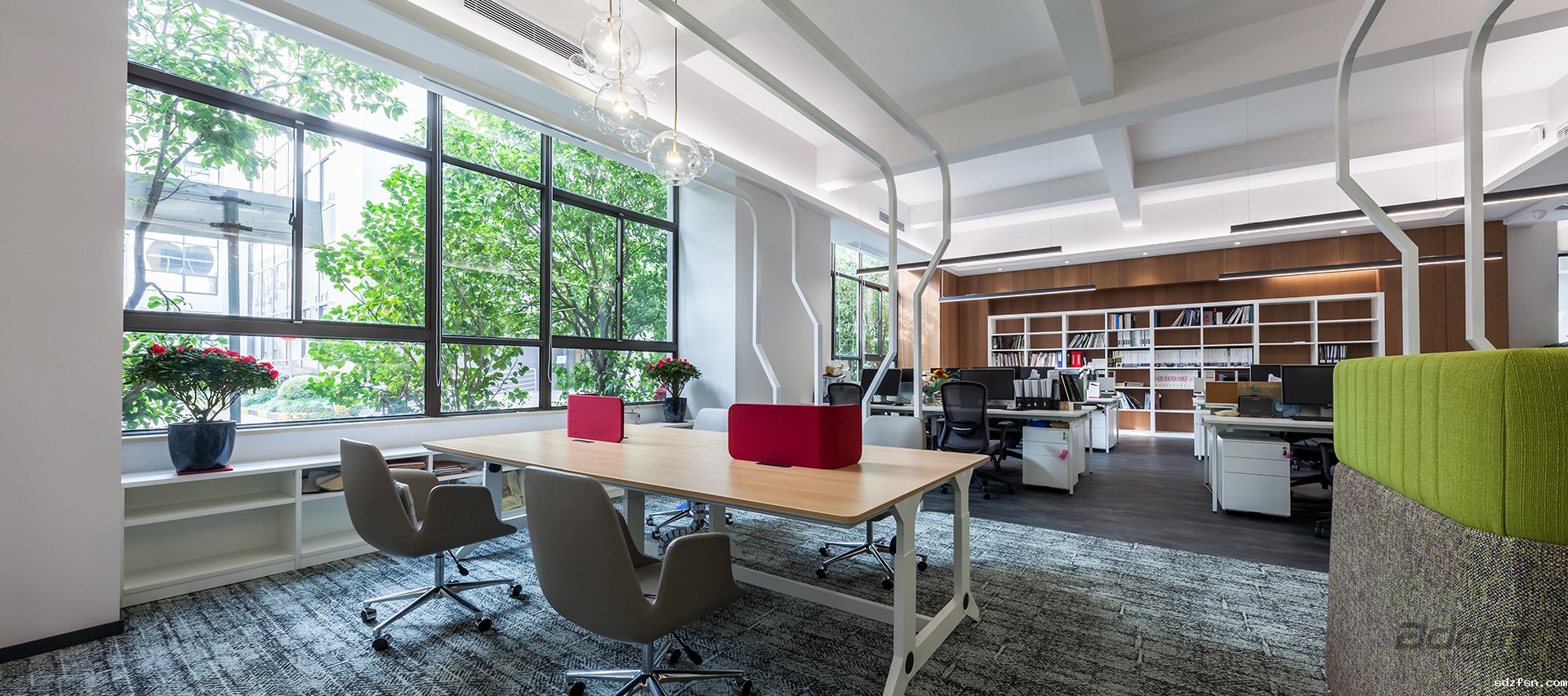 星空体育娱乐赞助塞尔塔办公室装修-办公区-pc