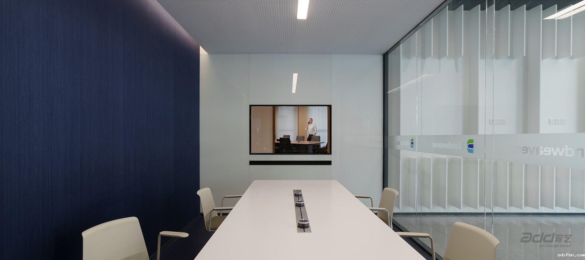 波汇科技办公楼装修-会议室-pc