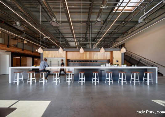 retail-design-collaborative-offices-long-beach-studio-one-eleven-11-700x497-e1561133090128.jpg